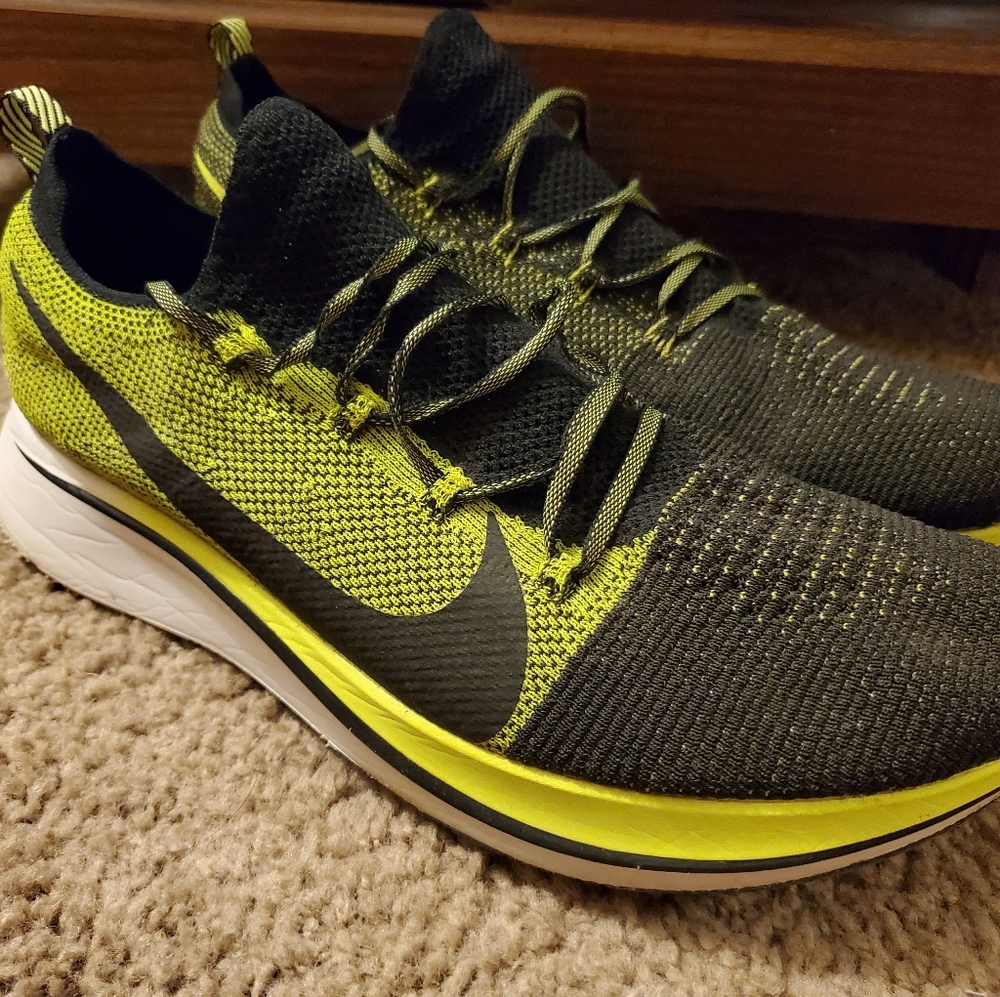 Nike Zoomfly Flyknit